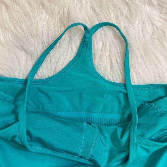 Victoria’s Secret green tank top with built in bra size M - Picture 5 of 8